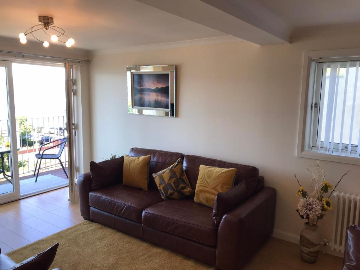 Beautiful 3-Bed Apartment In Gourock Esterno foto
