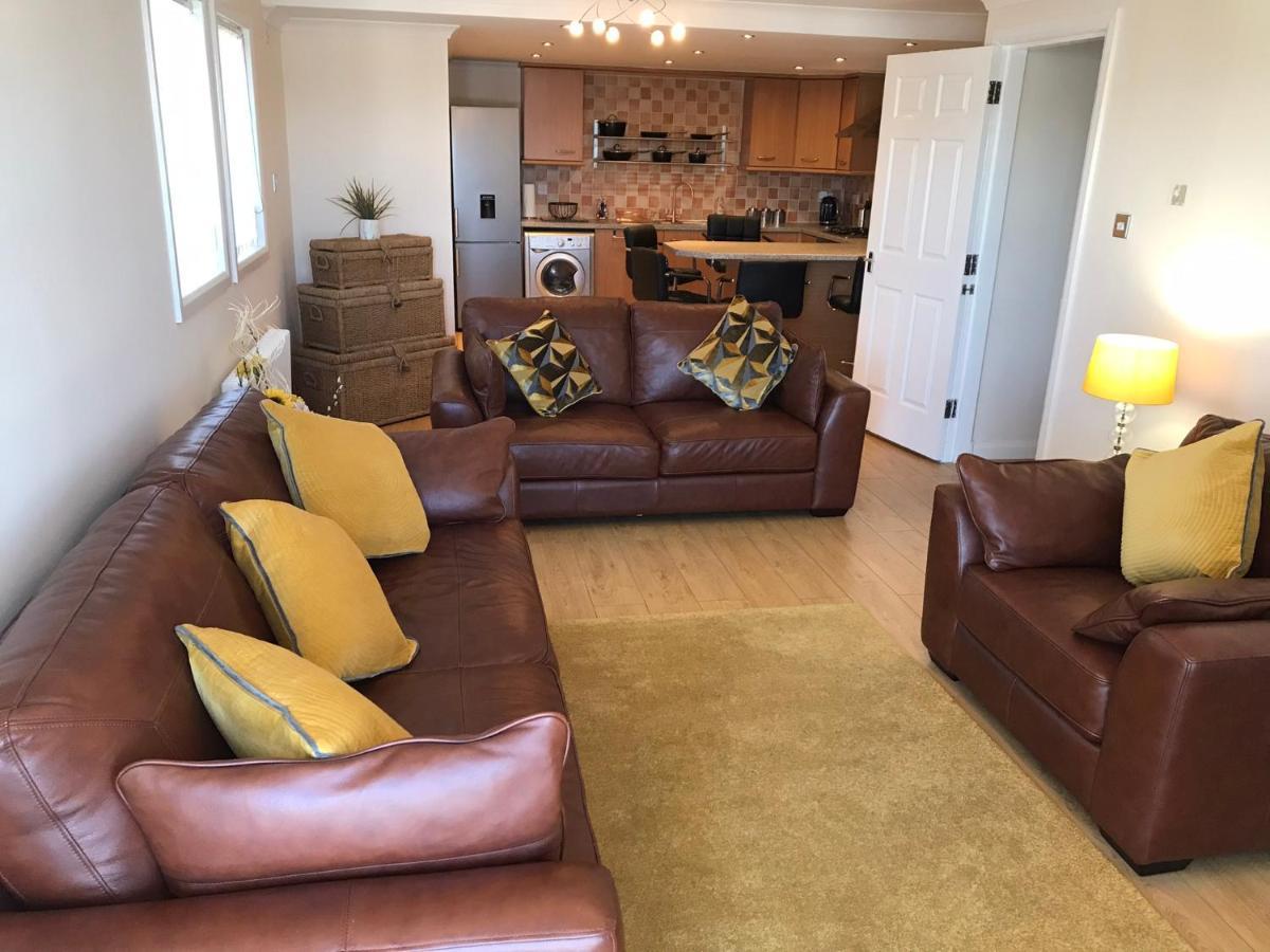Beautiful 3-Bed Apartment In Gourock Esterno foto
