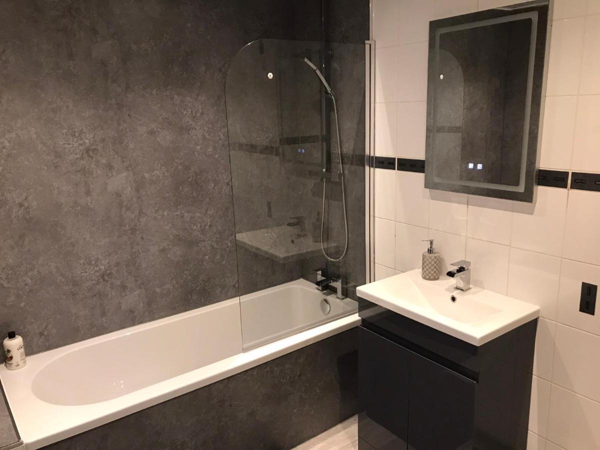 Beautiful 3-Bed Apartment In Gourock Esterno foto