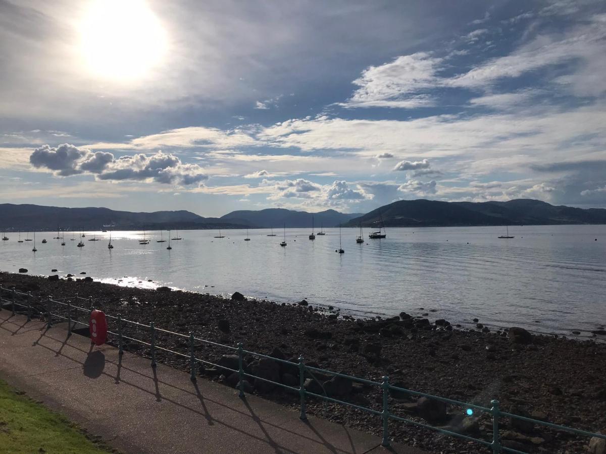 Beautiful 3-Bed Apartment In Gourock Esterno foto